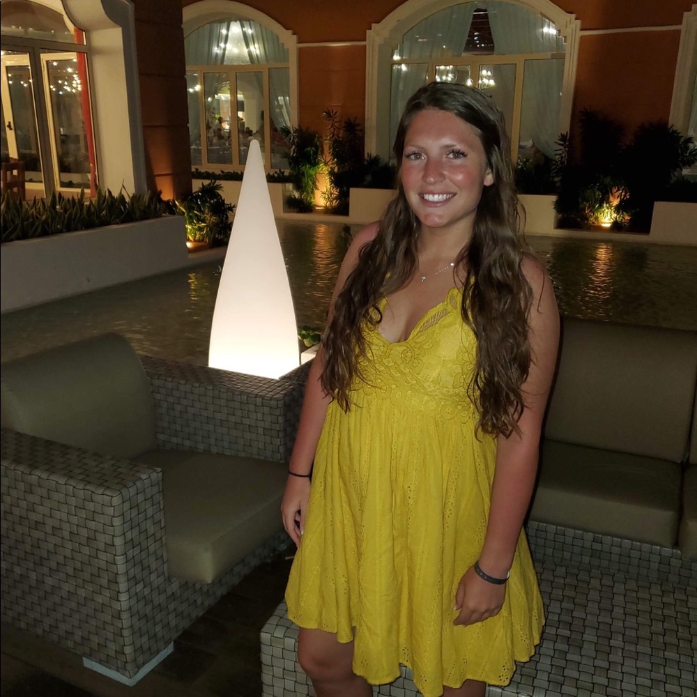 Meet your Posher, Clarissa